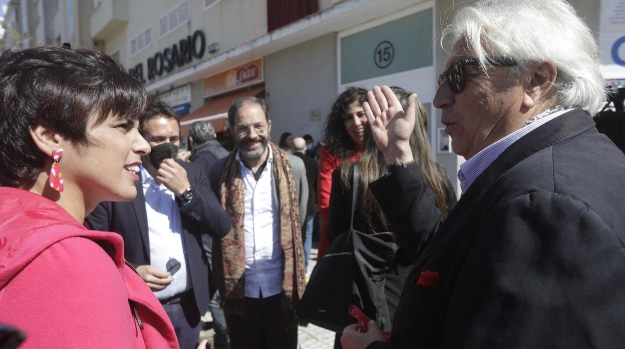 Teresa Rodríguez-Rubio y José María González, durante el acto del viernes con el pueblo gitano.