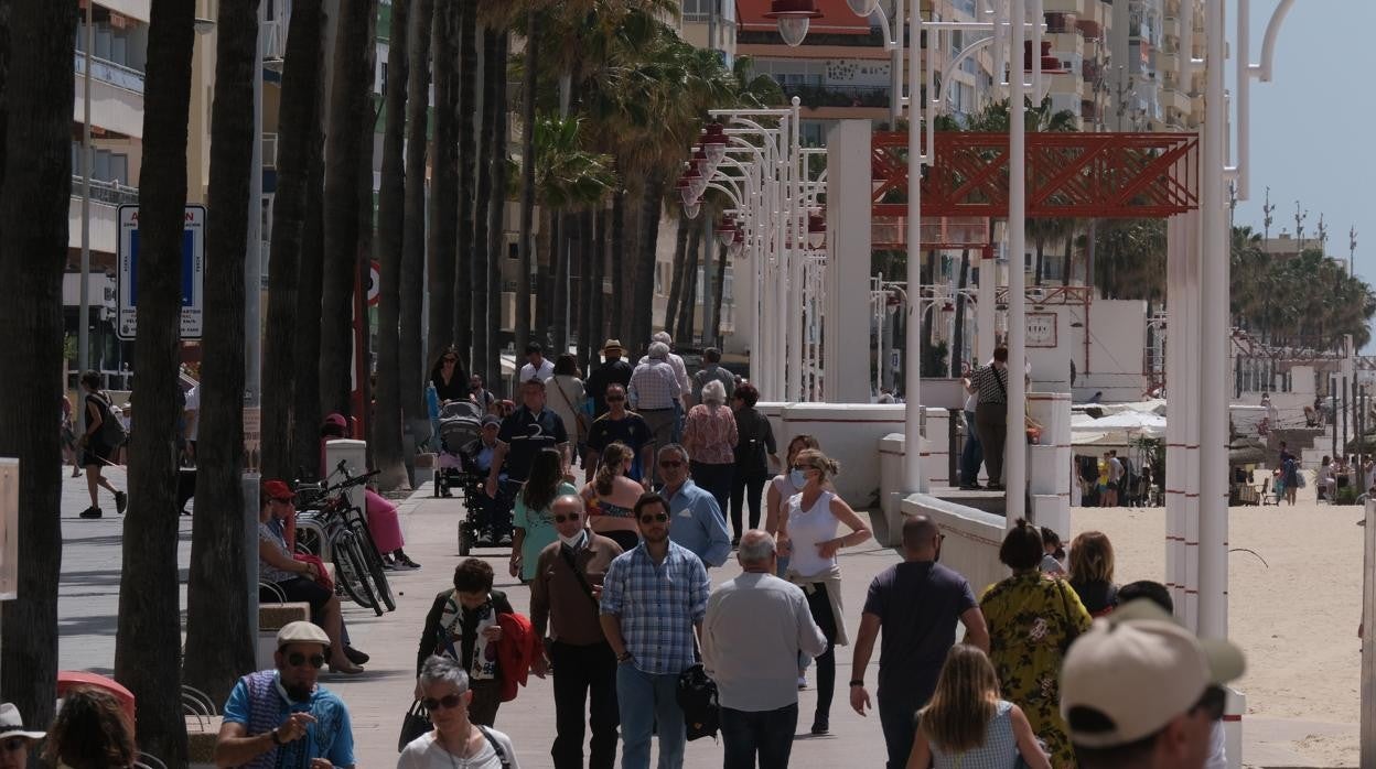 La Voz de Cádiz: La recuperación que se nota en playas y hoteles