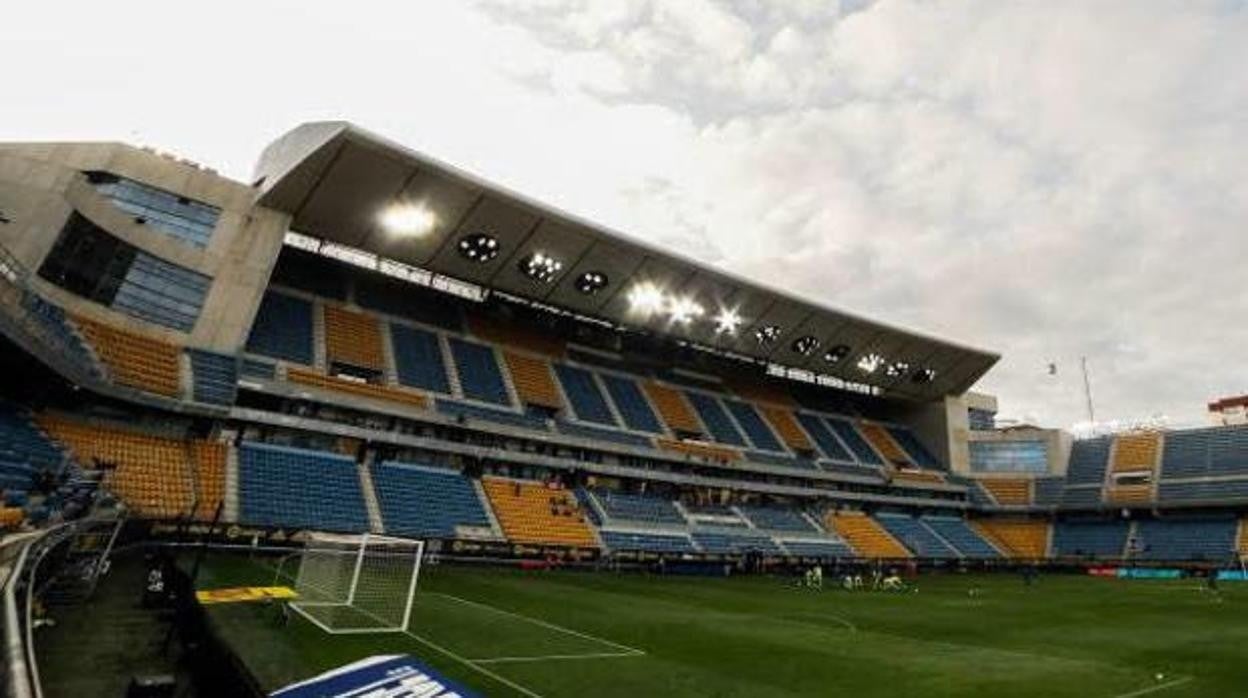 La Voz de Cádiz: Se vende estadio: ideología al mejor postor