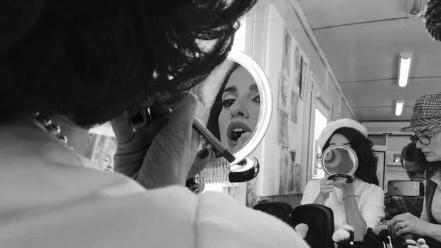 Desde el corazón de «La Reina de España»: fotografías de un rodaje diferente