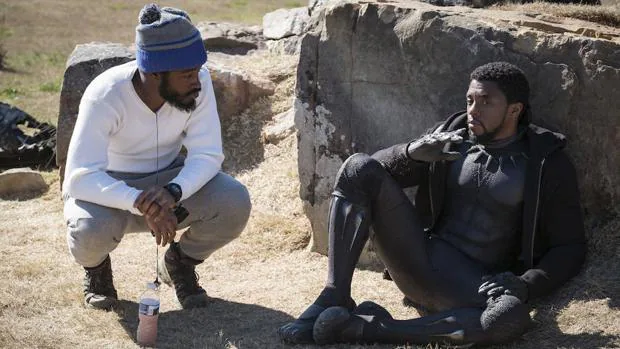Ryan Coogler, director de «Black Panther», en el set de rodaje con el protagonista, Chadwick Boseman