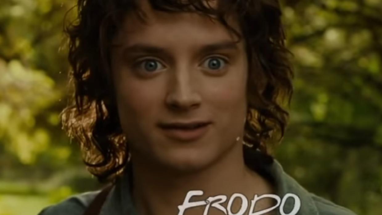 Frodo con los rótulos de la serie «Friends» durante el vídeo