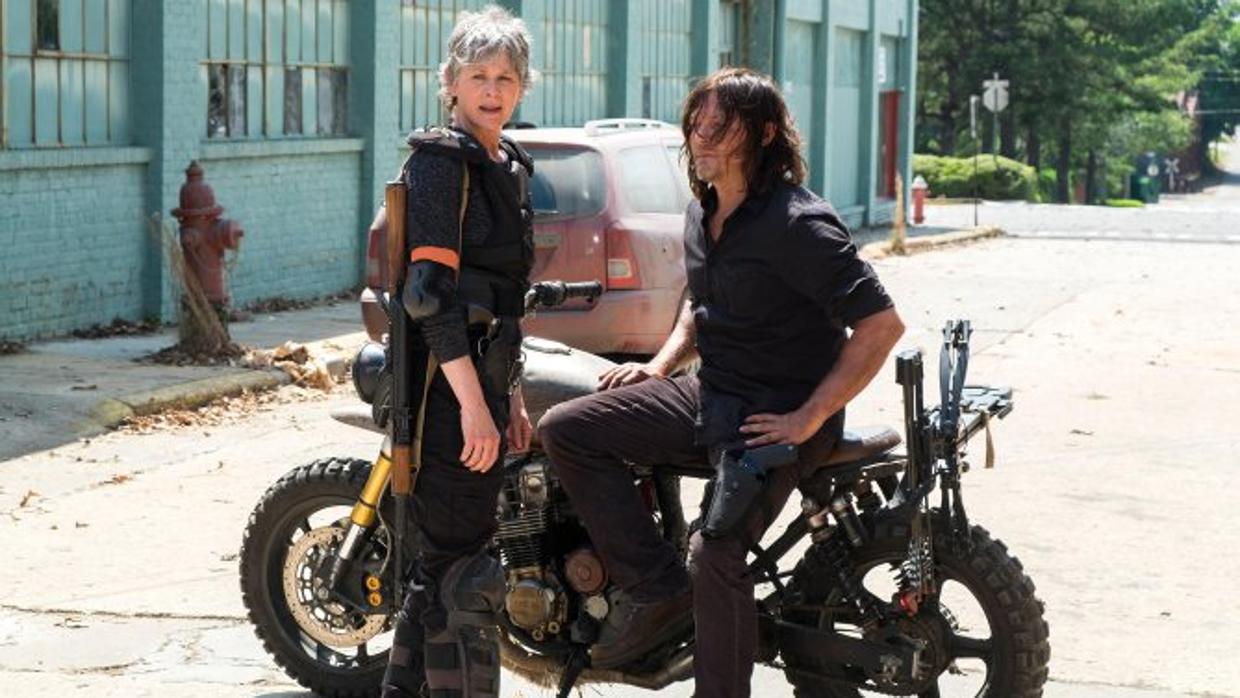 Carol y Daryl en la primera imagen de la octava temporada de «The Walking Dead»