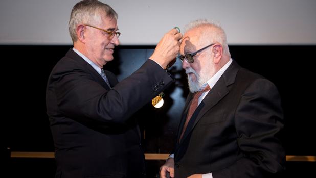 Gonzalo Suárez, Medalla de Oro del Círculo de Bellas Artes