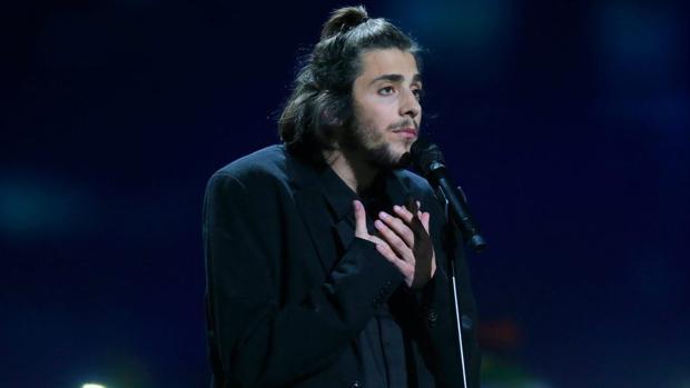 Salvador Sobral se recupera en cuidados intensivos tras un trasplante de corazón