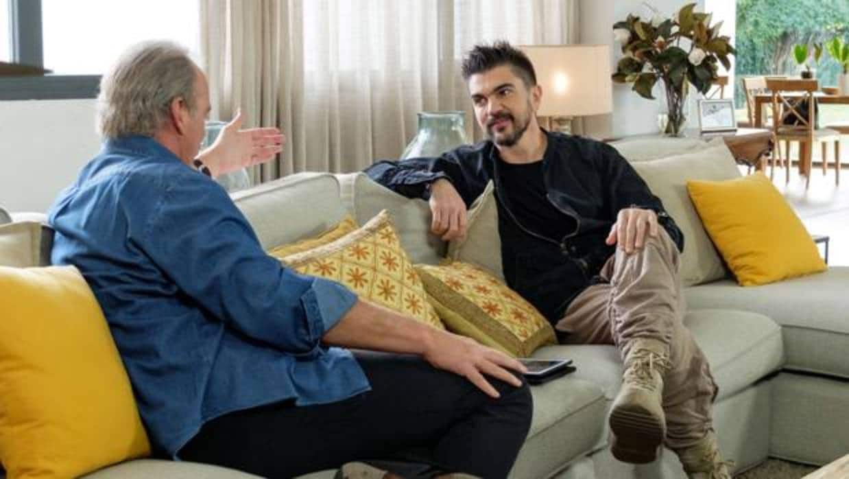 Bertín Osbone charla con Juanes, en «Mi casa es la tuya»