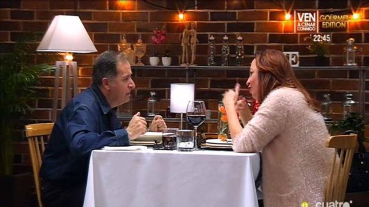 Dioni y Fuensanta durante su cena en First Dates