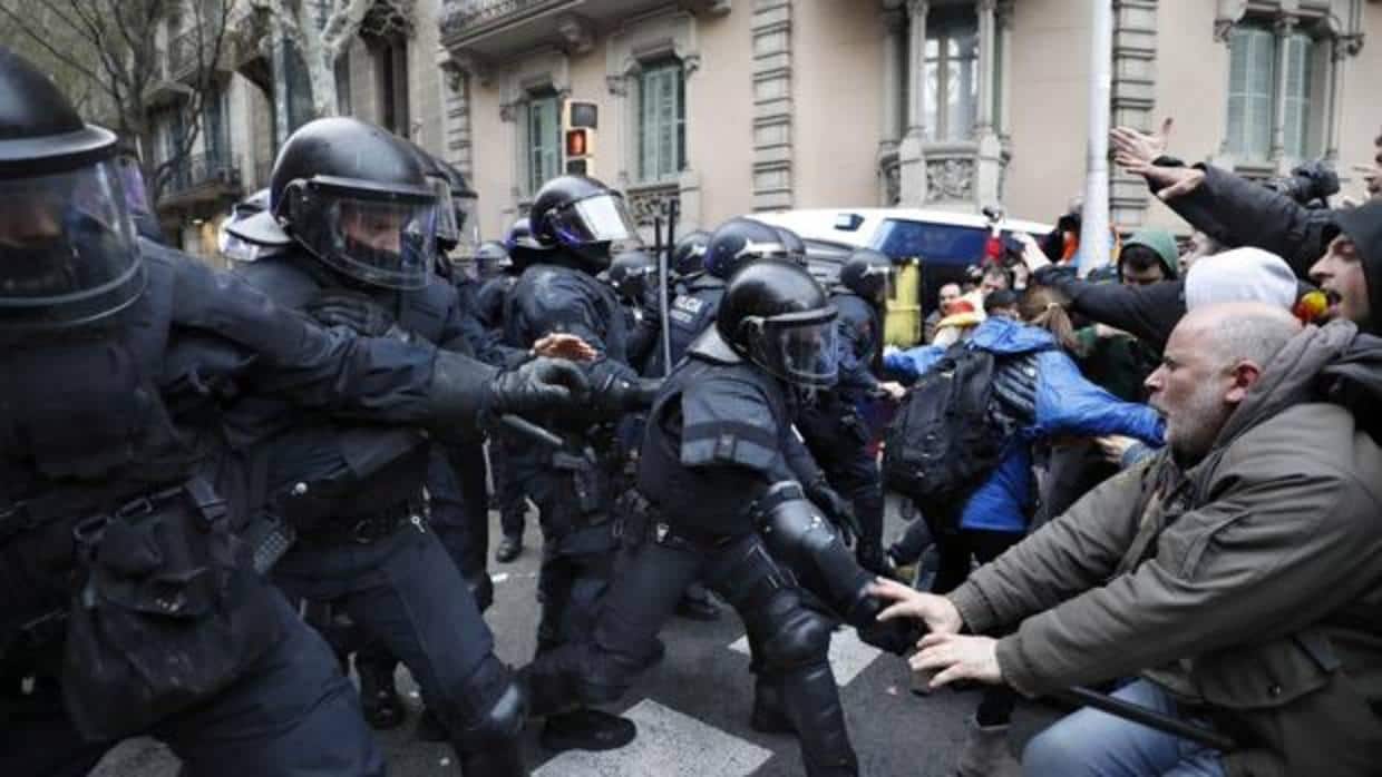 Protestas en Barcelona tras la detención de Puigdemont