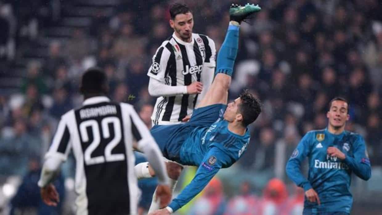 Cristiano Ronaldo remata de chilena en el último partido del Real Madrid en Champions, ante la Juventus