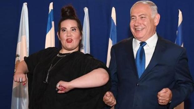 El controvertido «baile de la gallina» de Netanyahu tras la matanza en Gaza