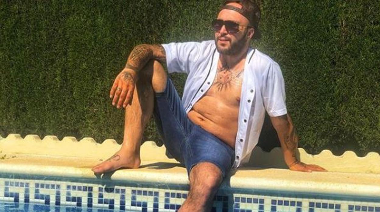 Kiko Rivera, en su piscina