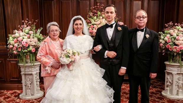 ¿Por qué lo pasó mal Mayim Bialik rodando la boda entre Sheldon y Amy?