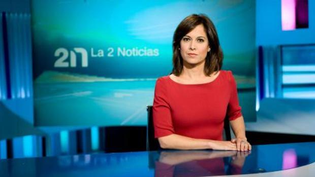 Mara Torres deja por sorpresa «La 2 Noticias»