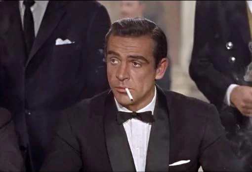 Sean Connery, como James Bond