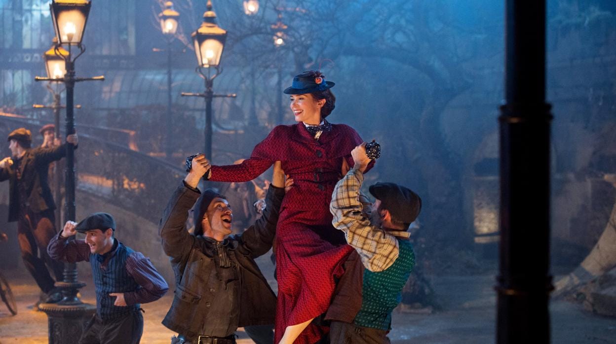 Escena de baile con Emily Blunt como Mary Poppins