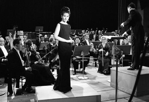 Maria Callas, durante la grabación de un concierto televisado en 1965