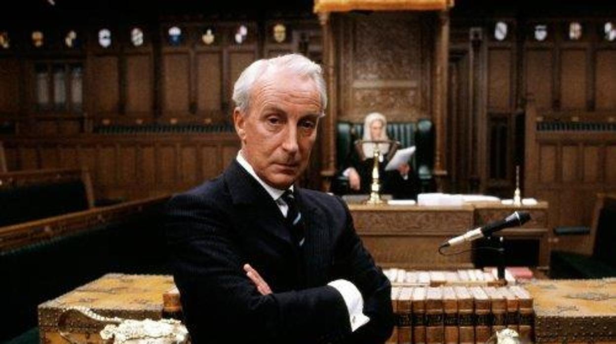 Francis Urquhart es el protagonista de la versión inglesa de «House of Cards»