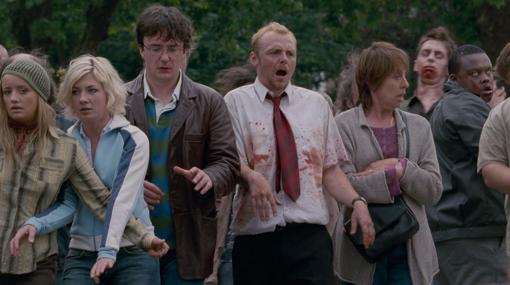 Simon Pegg (centro) escribió y protagonizó «Zombie party»