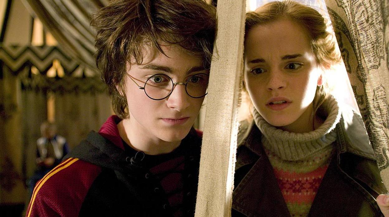 Harry Potter y Hermione en una de las películas de la saga
