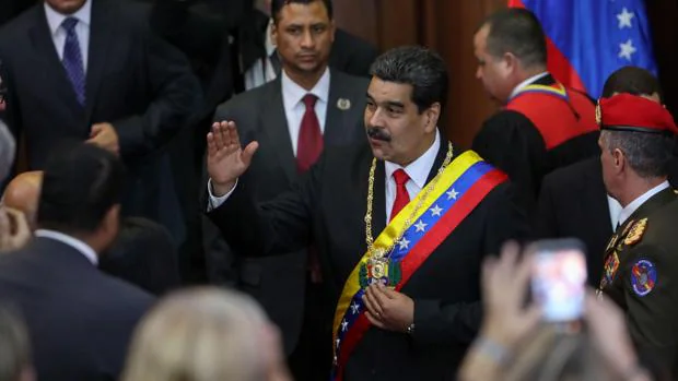Maduro se presentó a la sede del Tribunal Supremo de Justicia (TSJ) para recibir el respaldo de los magistrados