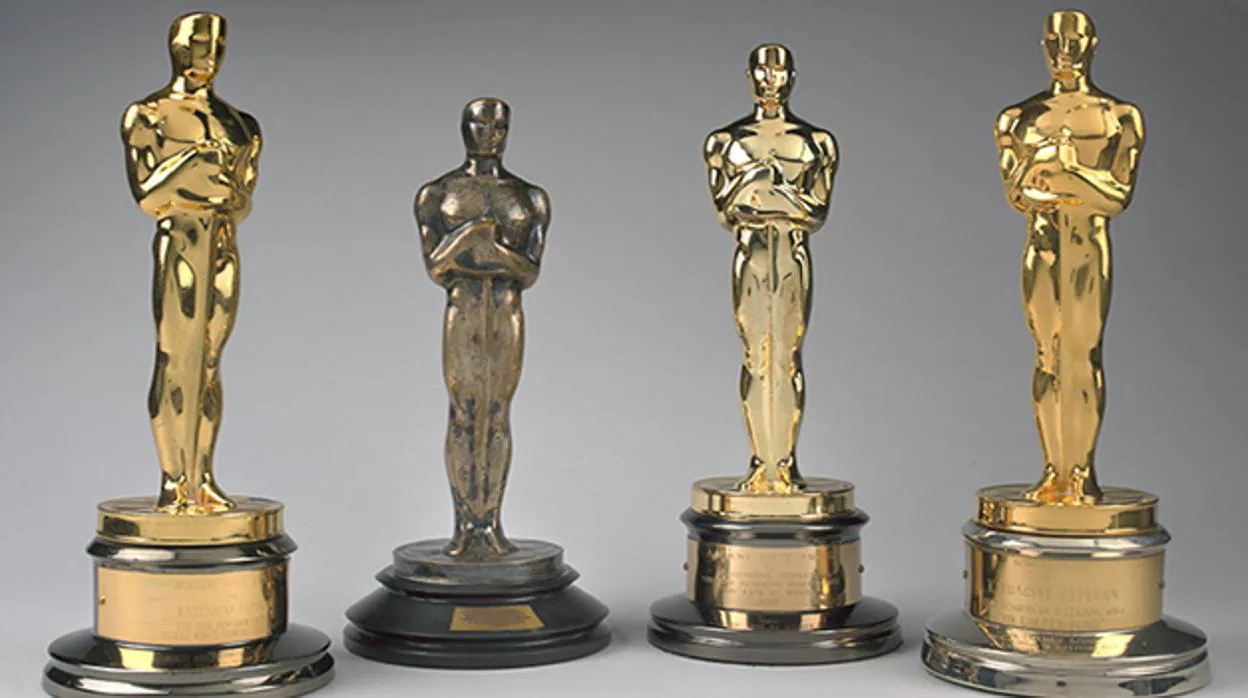 Cuánto cuesta la estatuilla de los Oscar y de qué material está hecha?
