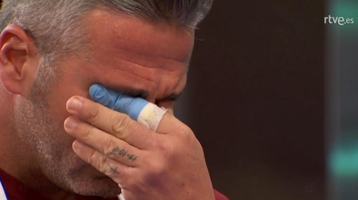 Carlos llora este martes en «MasterChef»