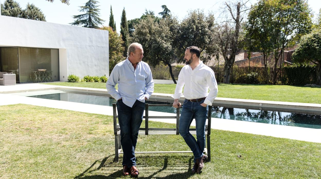 Bertín Osborne junto a Santiago Abascal en un momento del programa