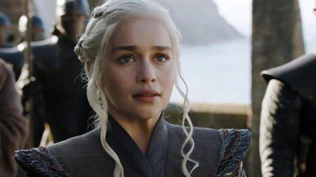 La tierna despedida de Emilia Clarke (Daenerys Targaryen) de uno de los protagonistas de «Juego de Tronos»