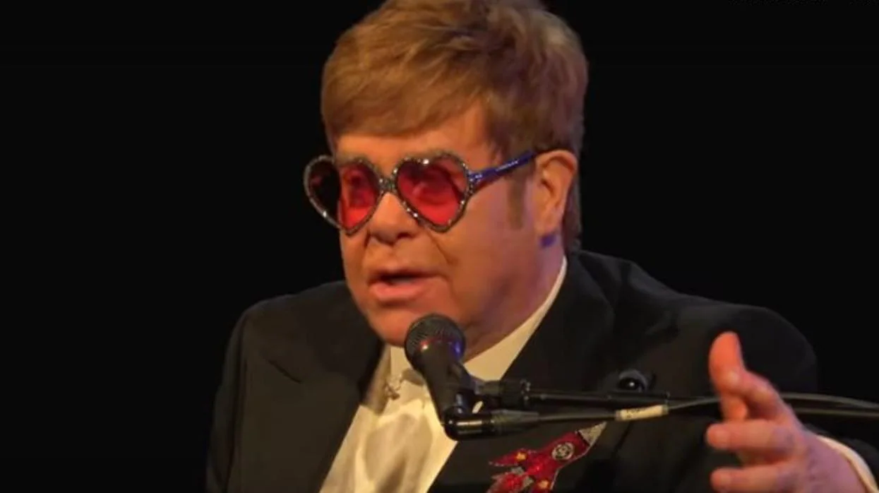 Elton John interpreta Rocketman en Cannes