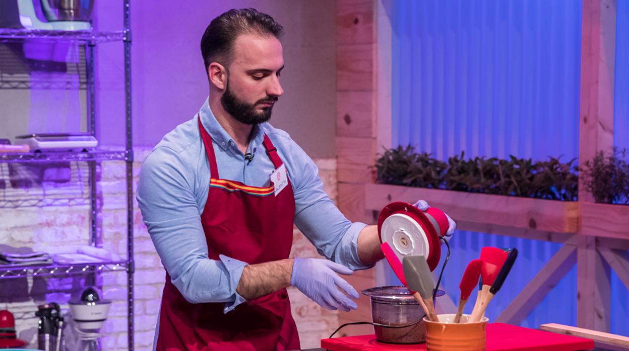 Valentín, durante una prueba de «MasterChef»