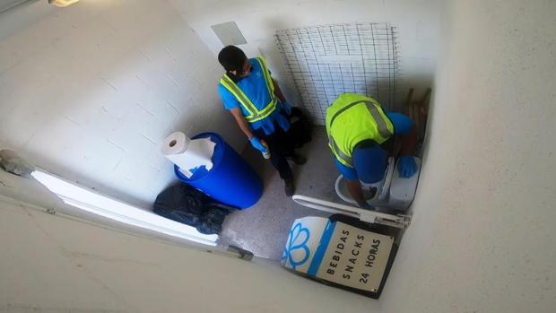 Un jefe infiltrado se niega a hacer el trabajo de sus empleados: «Soy demasiado señorito para limpiar eso»