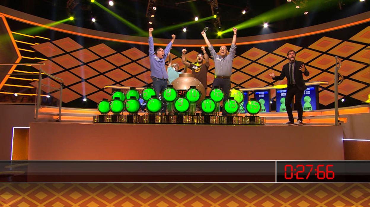 Momento en que «Los Lobos» se hacen con el bote de «¡Boom!»