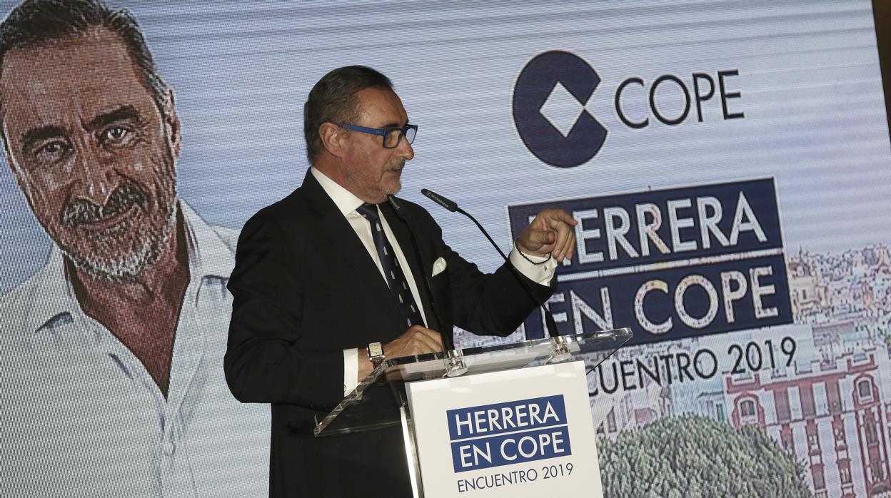 Carlos Herrera, en un encuentro organizado por la Cadena Cope en Sevilla