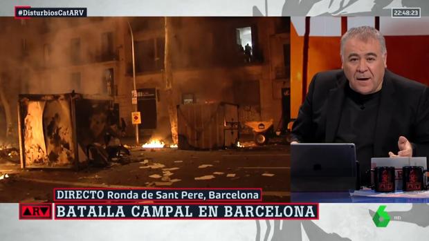 La televisión modifica su programación para informar de los disturbios en Barcelona