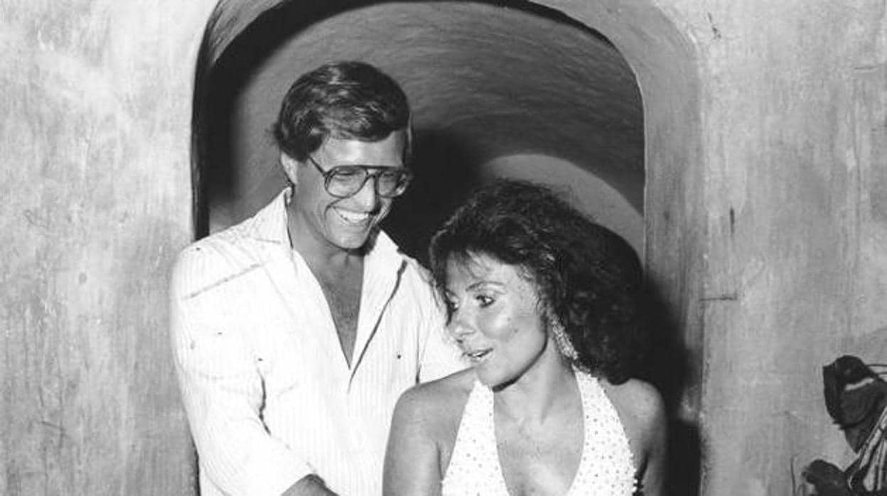 Patrizia Reggiani con su esposo y víctima, Maurizio Gucci, en una foto de archivo de los años 70