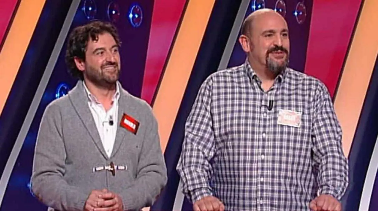 Manolo Romero y Óscar Díaz, dos de los mejores concursantes de la historia de «Saber y ganar» y que hoy triunfan con «Los Dispersos» en «¡Boom!»