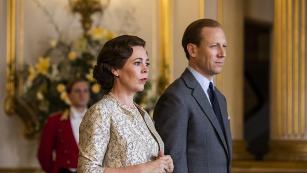 «The Crown» estrena Reina, Olivia Colman: «Isabel II es extraordinaria, yo ya me habría jubilado»