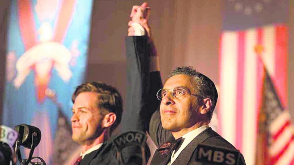 Turturro y Ben Cole en «La conjura contra América»