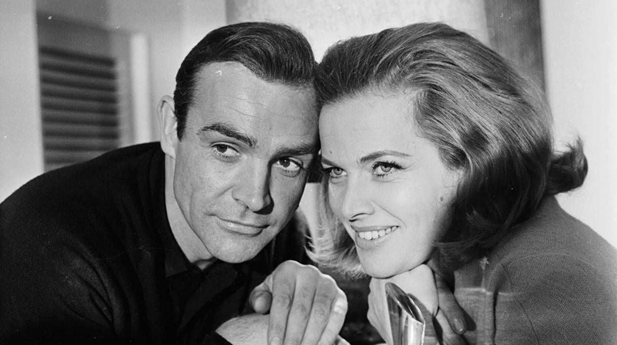 Los papeles de Honor Blackman, un mito del cine mucho más que una «Chica Bond»