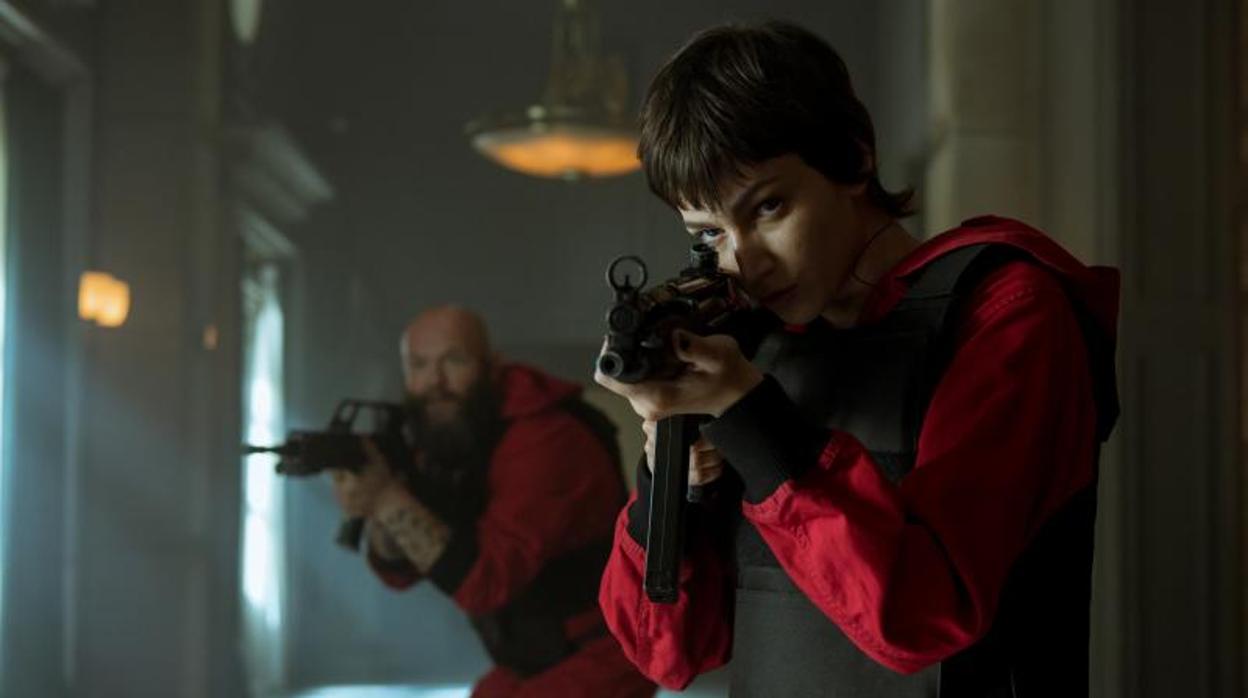 Úrsula Corberó es una de las protagonistas del fenómeno mundial «La casa de papel», cuya cuarta temporada se estrenó el pasado viernes 3 de abril y lleva tres semanas siendo la serie más «maratoneada», según la plataforma TV Time