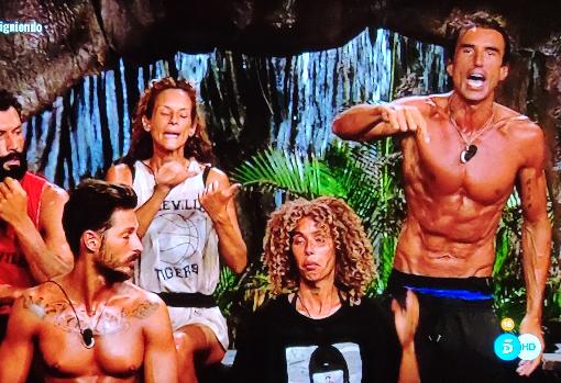 El enfrentamiento entre Elena y Hugo