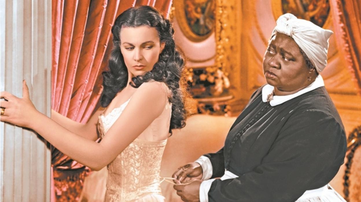 Fotograma de «Lo que el viento se llevó», con las actrices Vivien Leigh y Hattie McDaniel