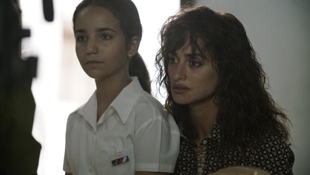 El exilio cubano carga contra Netflix por «insultar a la verdad» en la última película de Penélope Cruz