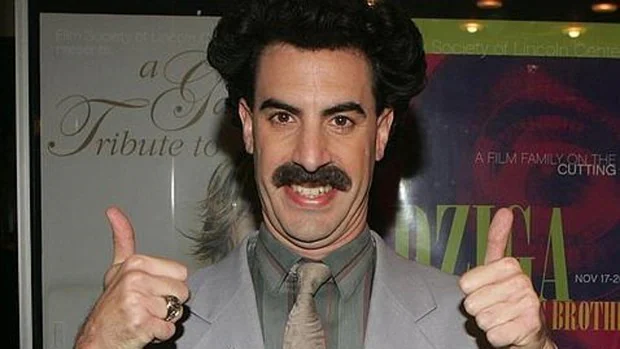La última travesura del actor de «Borat»: se infiltra en un acto de la ultraderecha y se burla de Obama