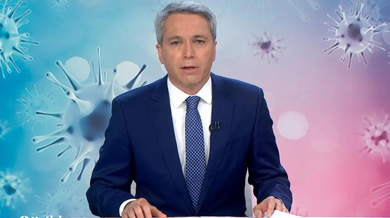 Vicente Vallés, el pasado viernes, como presentador de «Noticias 2» de Antena 3