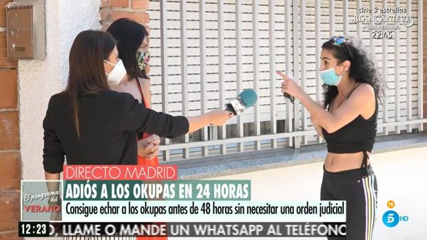 Una periodista de «Informativos Telecinco» con un bebé, víctima de una okupa