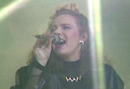 Coral, cantando en «Tocata»