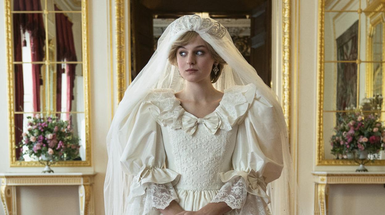 Emma Corrin como la Princesa Diana