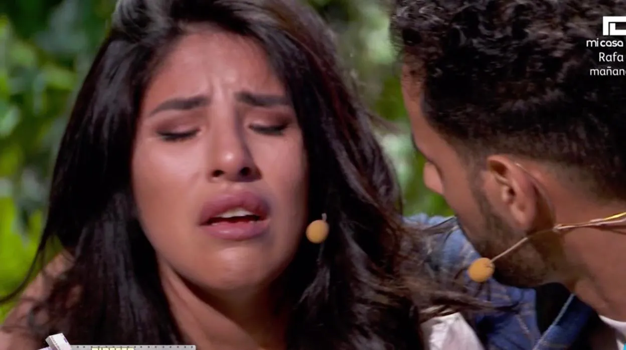 Isa Pantoja llora tras conocer los ataques de su hermano Kiko a su madre