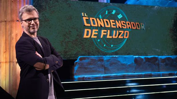 RTVE ficha a Juan Gómez-Jurado para el programa de divulgación «El condensador de fluzo»